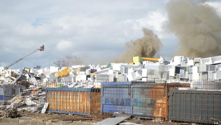 Manisa’da yangın çıkan tesis mühürlendi | Bir yılda 2. Defa yandı