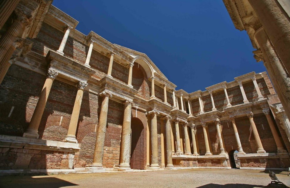 Manisa'da Gezilecek Tarihi Yapılar