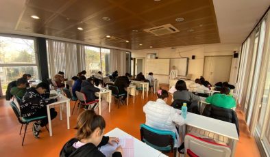Manisalı Öğrencilerden sınav hazırlığı | MABEM’in alım sınavına büyük ilgi gösterdi