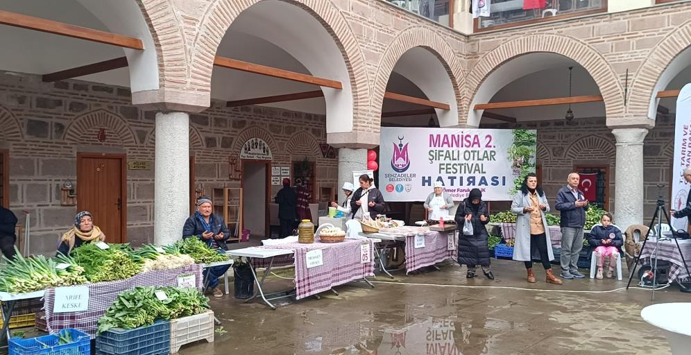 Manisa’da şifalı otlar festivali | Arınç’tan hastane yerine şifahane önerisi